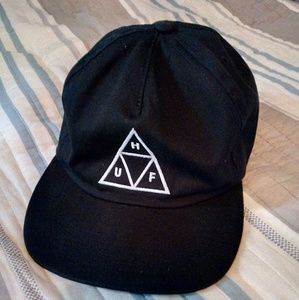 HUF Essentials Triple Triangle Hat